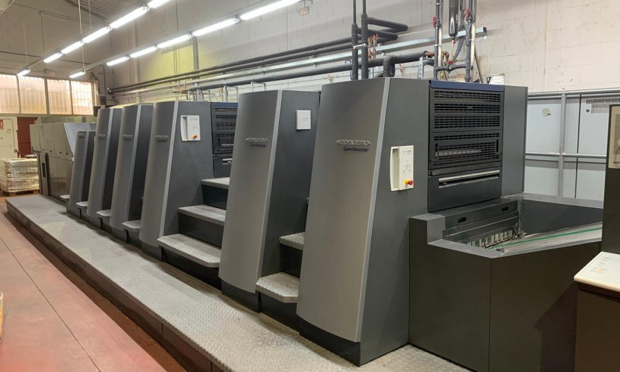 Side view of the 2007 Heidelberg Speedmaster CD 74-5P+LX five-colour offset printing press