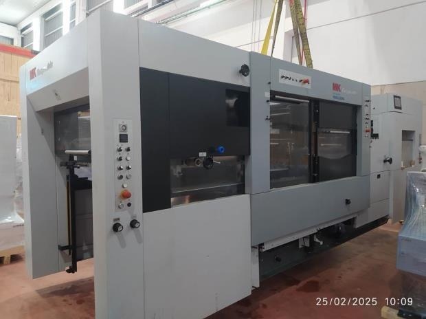 Heidelberg Easymatrix 106 CS automatic diecutter prepared for loading in Barcelona